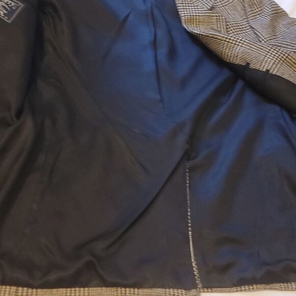Burberry's vintage plaid blazer - Picture 10 of 16